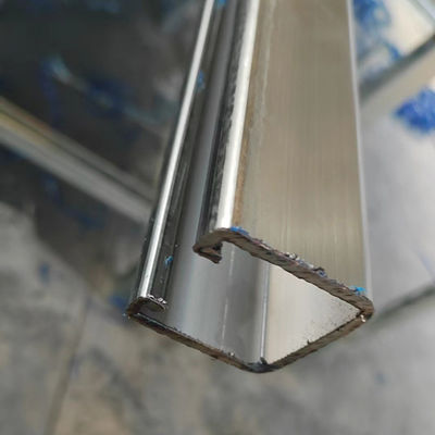 Sturdy Galvanized Steel Seismic Roof Pipe Supports For Secure Seismic Protection